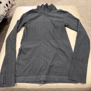 Athleta Long Sleeve